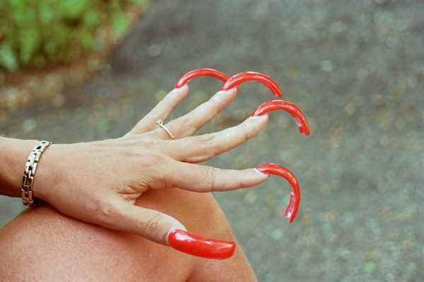 Самые длинные в мире ногти на руках