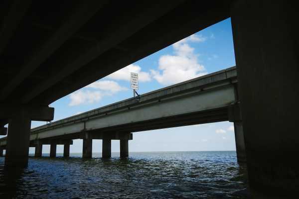 Самый длинный мост в мире над водой фото